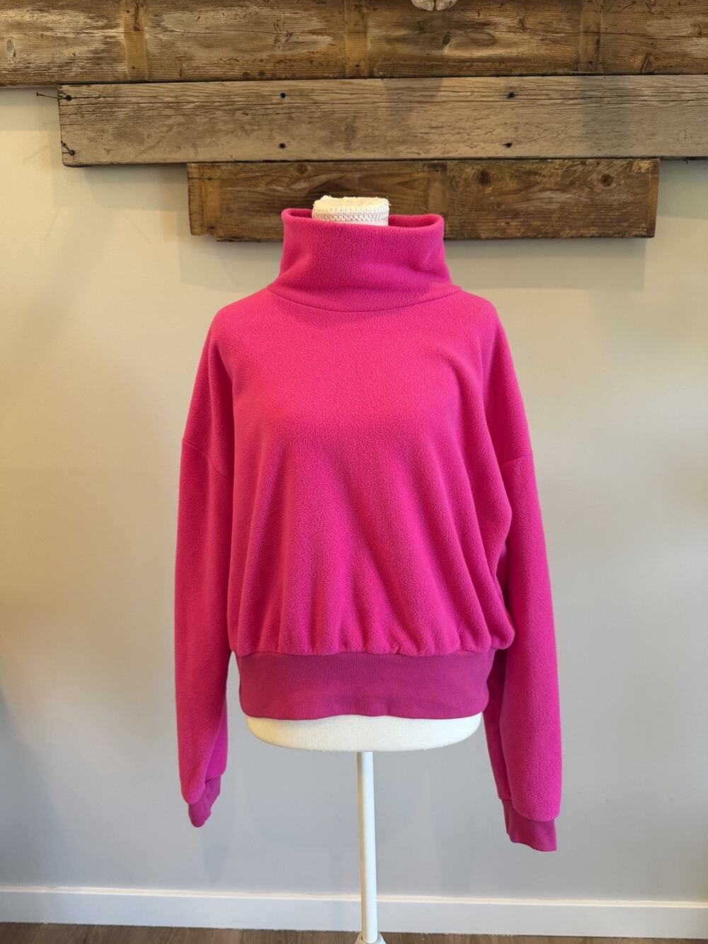 Old Navy Bounce Fleece womans Hot Pink Turtleneck Sweatshirt (L)